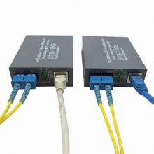 10/100 / 1000Mbps Fiber Optic Transceiver mit Sc Optic Interface und 2,5W Power